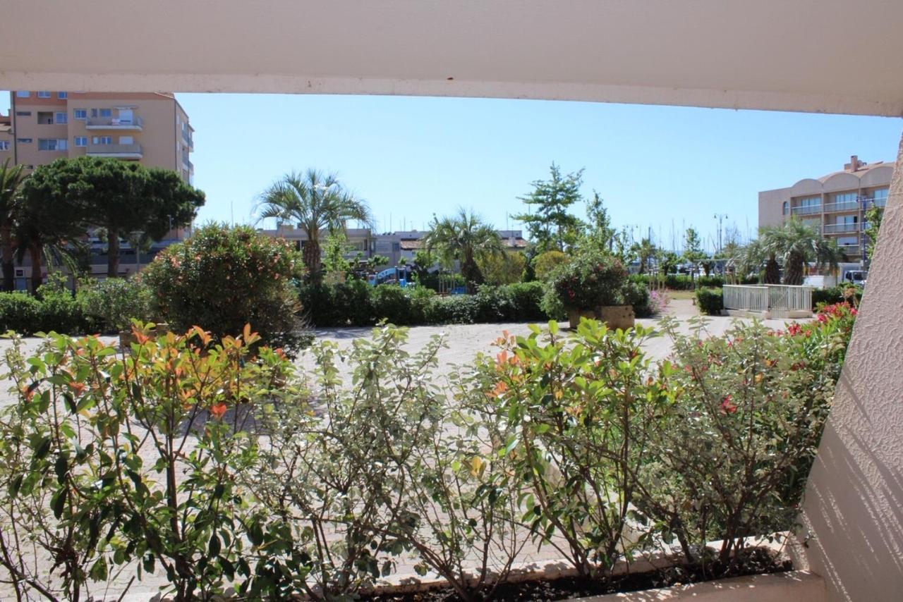 Holidays Hyeres Hyères Exterior foto